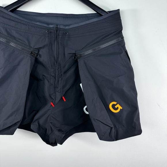 Nike ACG All Conditions Gear Shorts - Picture 2 of 5